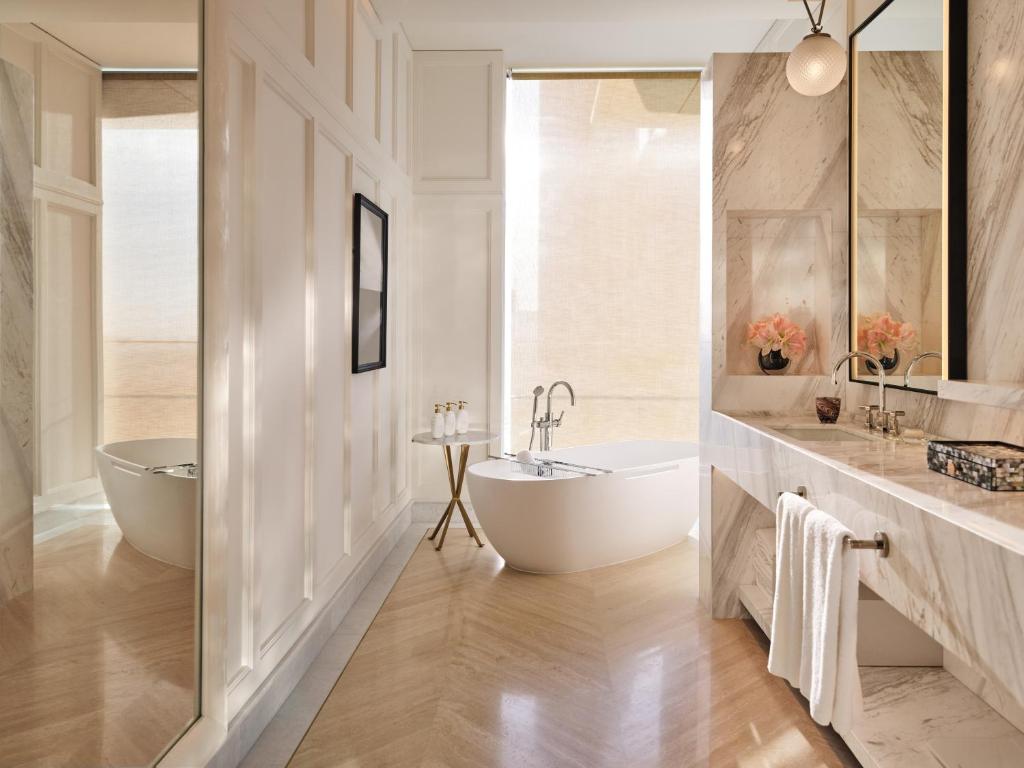 Junior Suite - Image 2