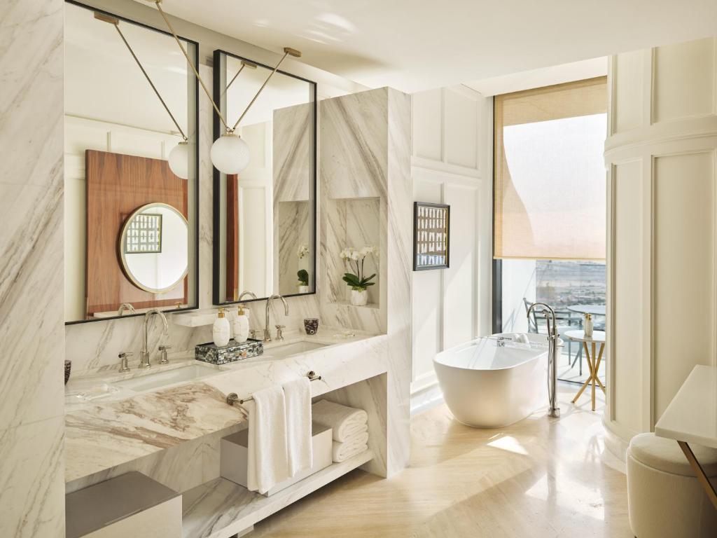 Junior Suite - Image 12