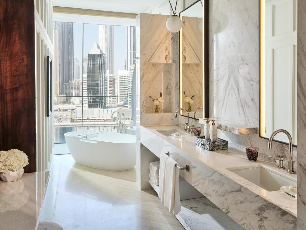 Marina Junior Suite - Image 4