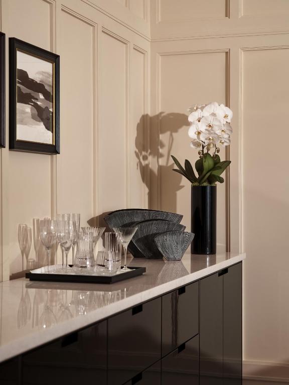 Marina Sky Suite - Image 4