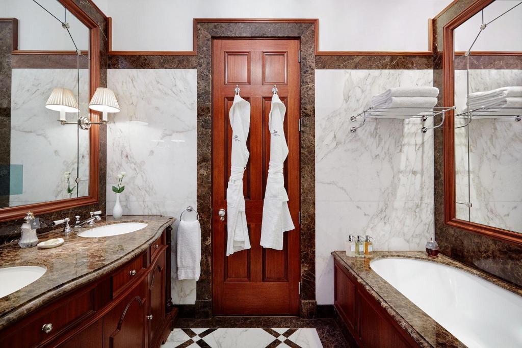 Belgravia Suite - Image 2