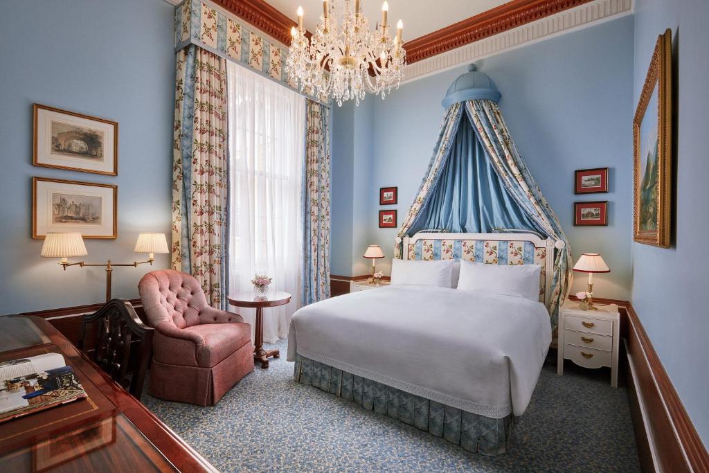 Deluxe Room - Image 1