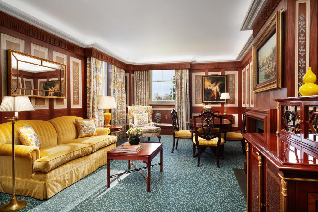 One-Bedroom St James Suite - Image 2