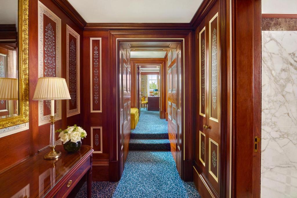 One-Bedroom St James Suite - Image 5