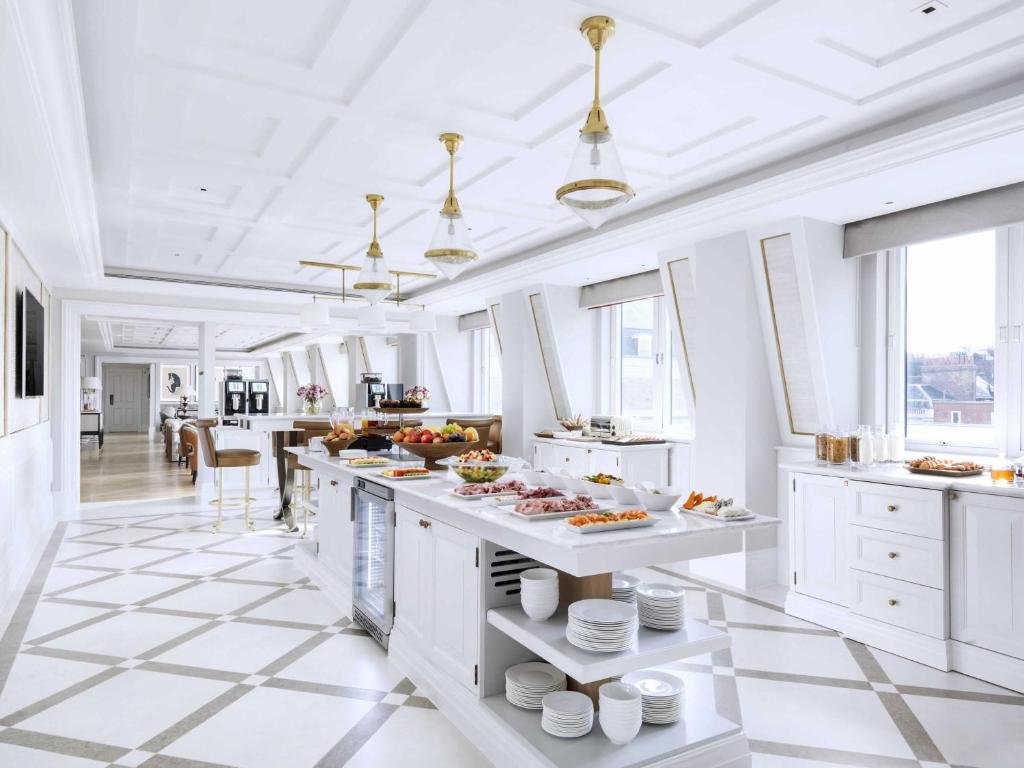 Club Junior Suite - Image 6