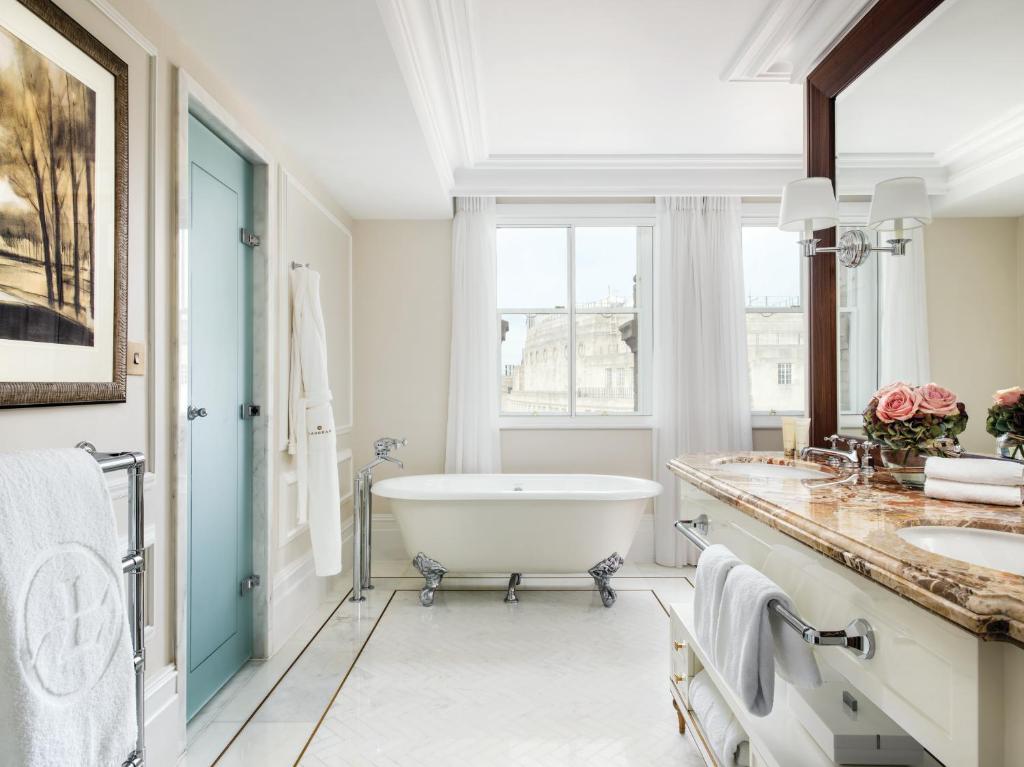 Club Residence Suite - Image 5