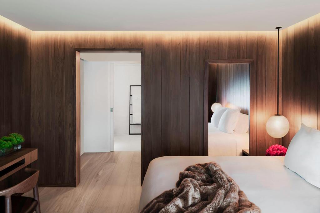 Superior Room, Guest room, 1 King - Image 1