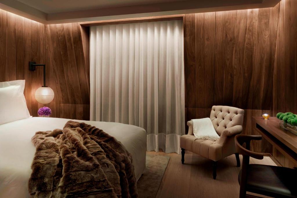 Superior Room, Guest room, 1 King - Image 4