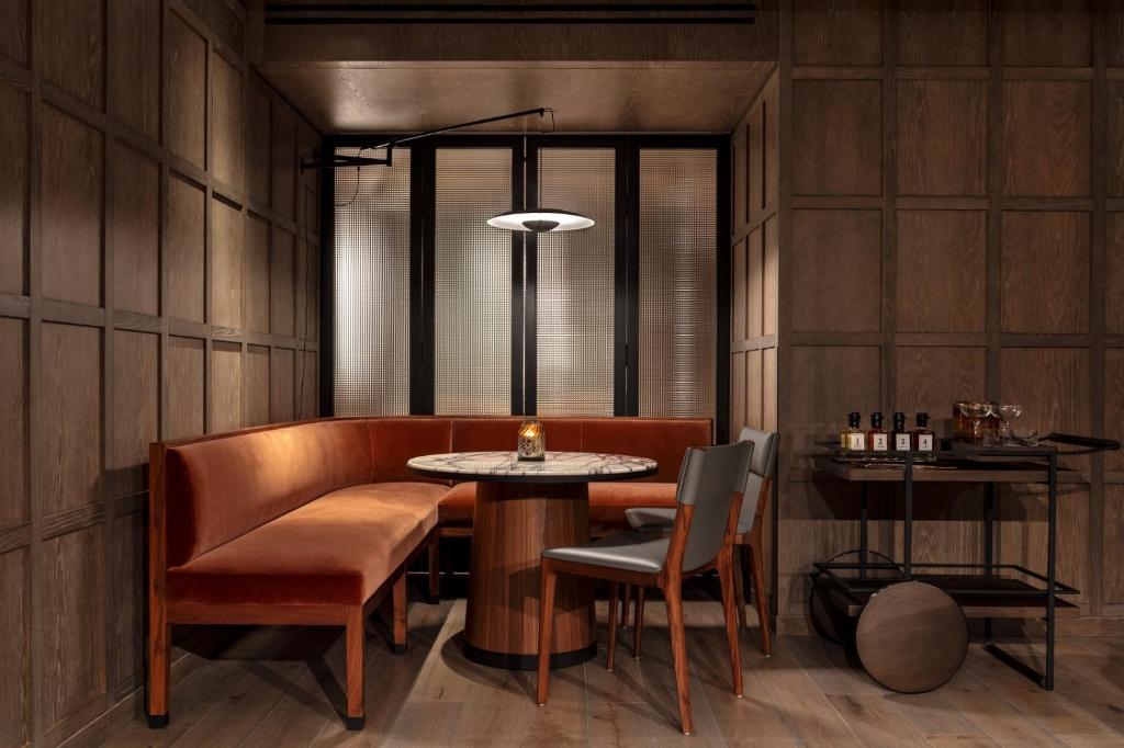 Signature Suite - Image 2