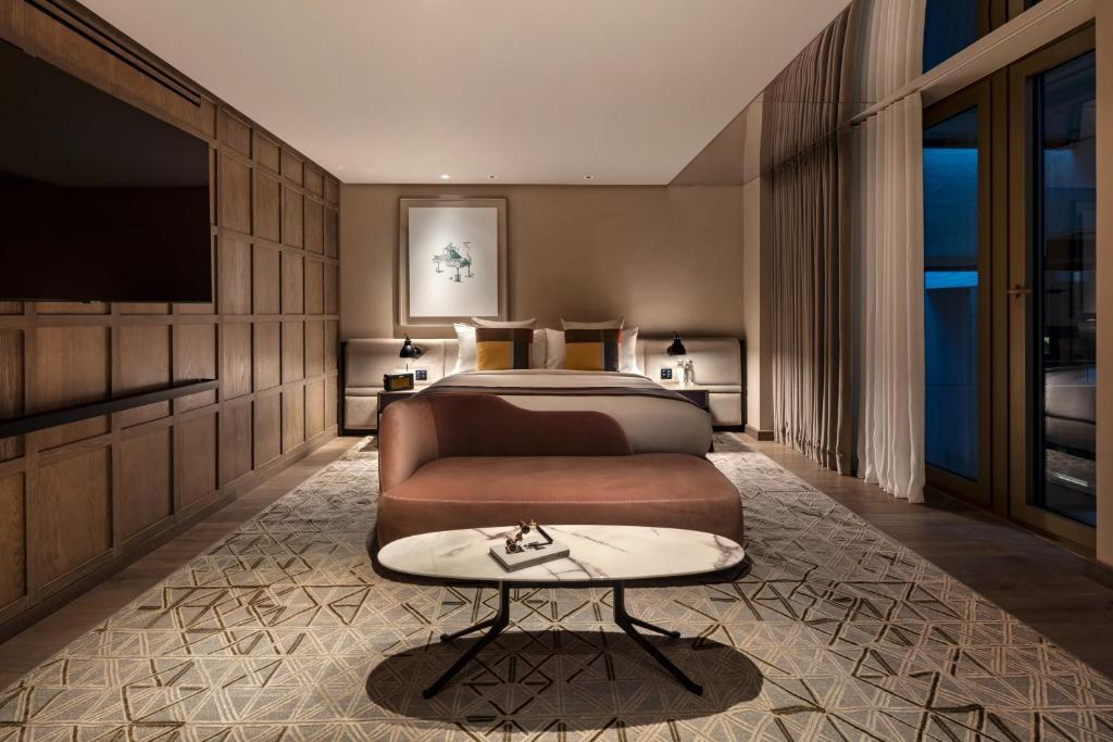 Signature Suite - Image 5