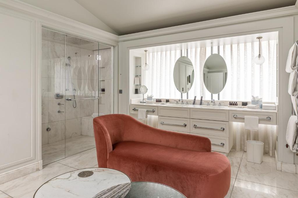 Penthouse Suite - Image 11