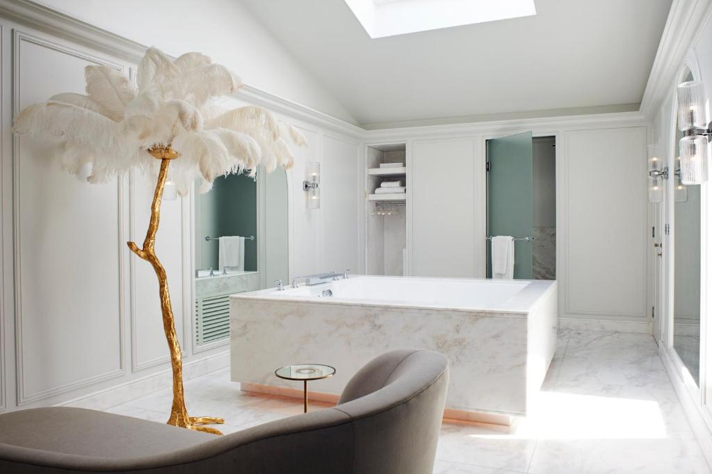 Penthouse Suite - Image 3