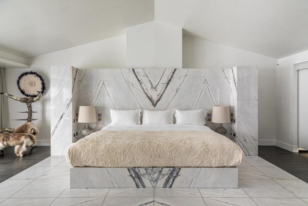 Penthouse Suite - Image 8
