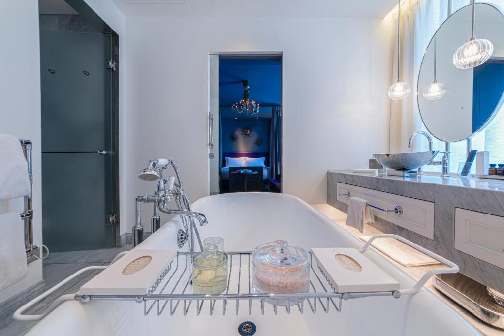 Terrace Suite - Image 4