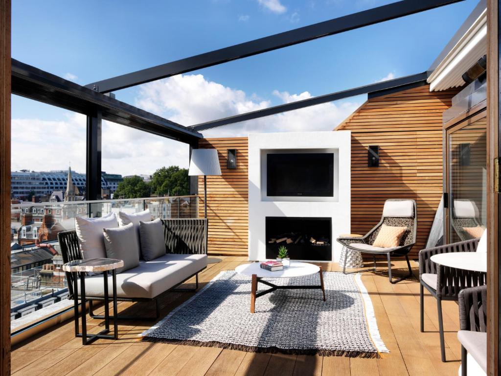 Suite with Terrace - Image 3