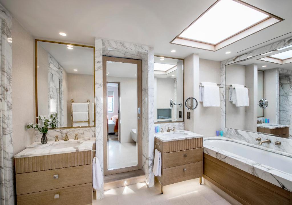 Suite with Terrace - Image 5