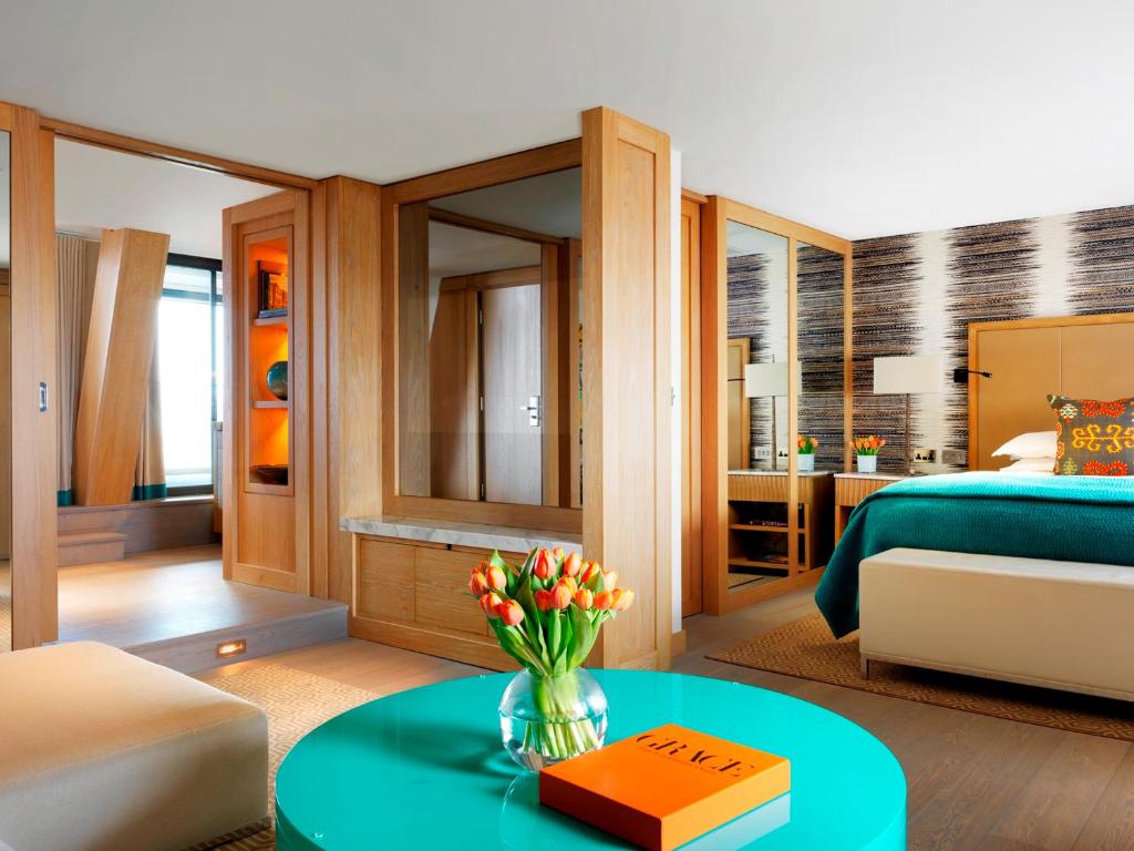 Suite with Terrace - Image 8