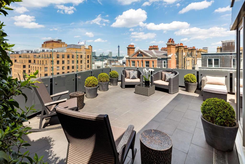 One-Bedroom Suite with Terrace - Image 1