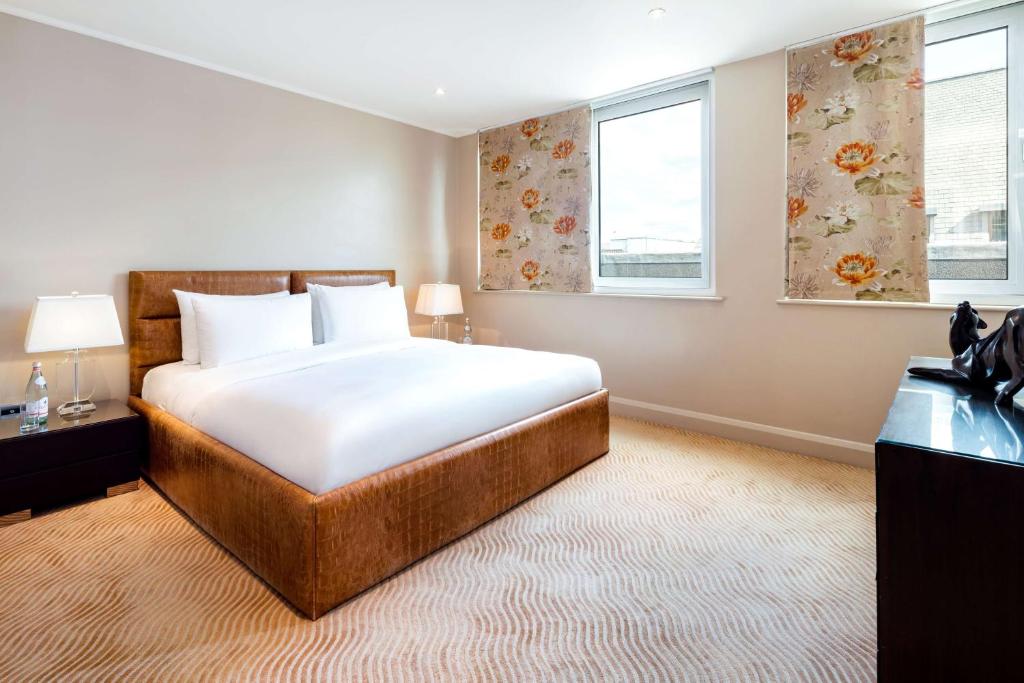 One-Bedroom Suite - Image 10