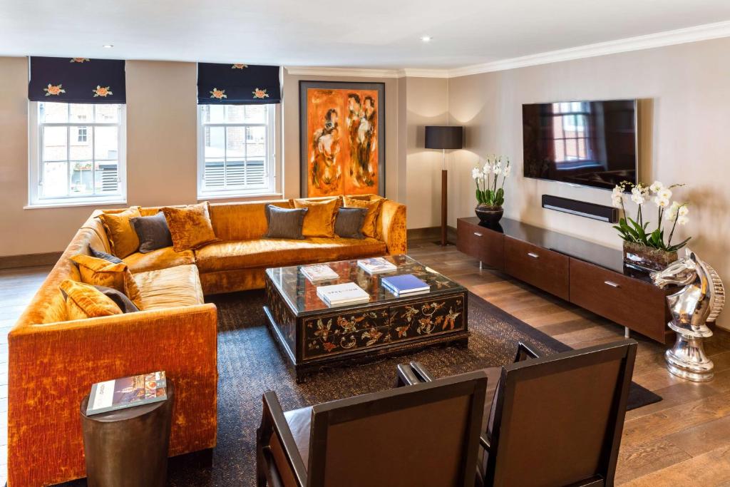 One-Bedroom Suite - Image 12