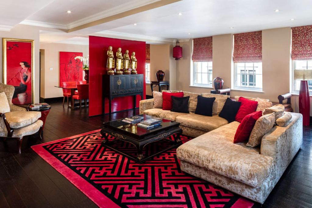 One-Bedroom Suite - Image 5