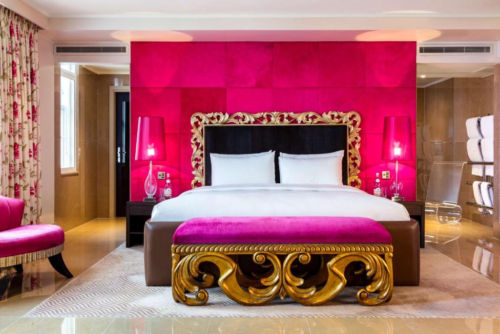 One-Bedroom Suite - Image 7