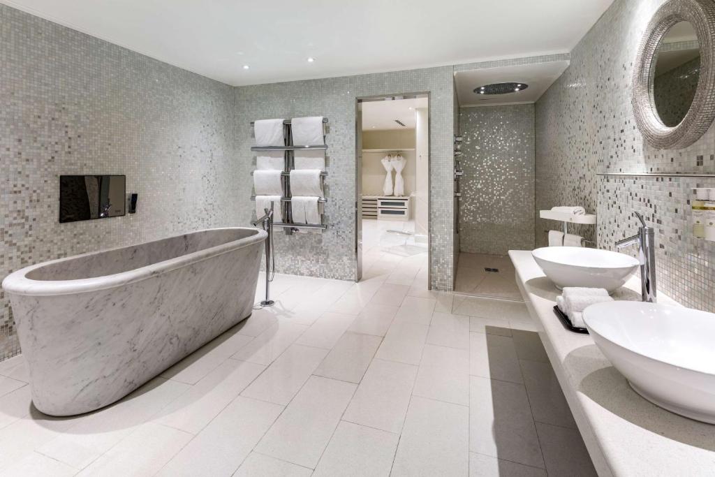 Two-Bedroom Suite - Image 4
