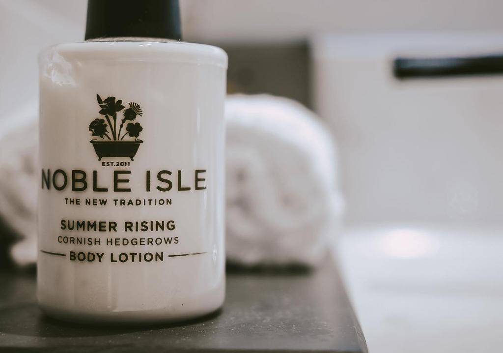 Deluxe Double or Twin Room - Image 2