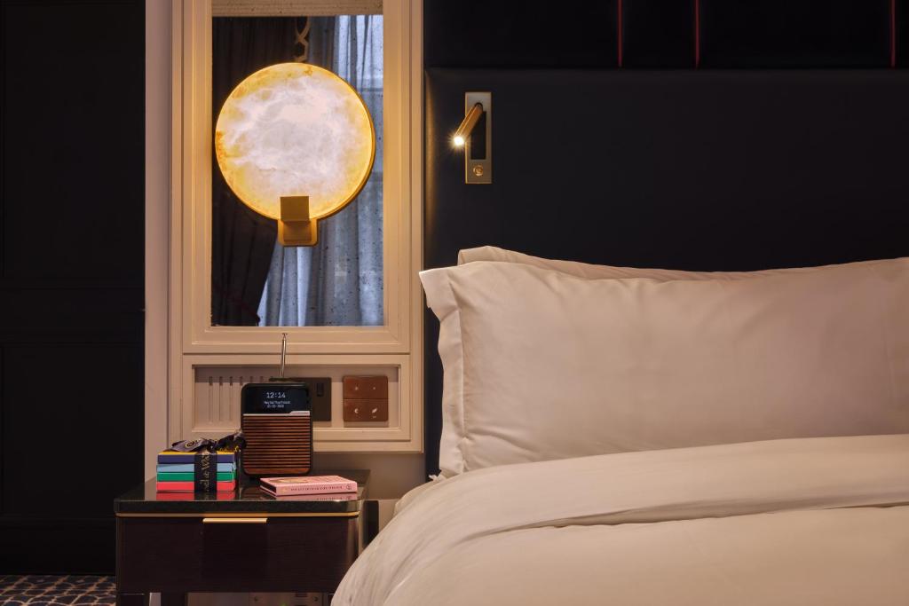 Deluxe Garden Room - Image 3