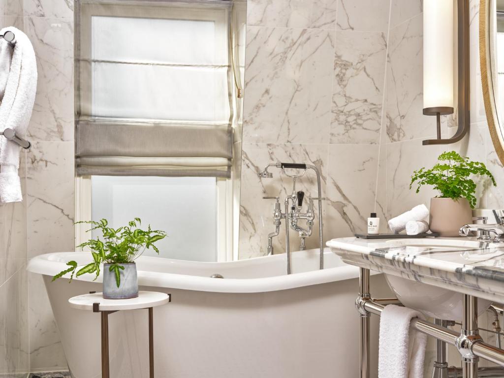 King Suite - Image 5