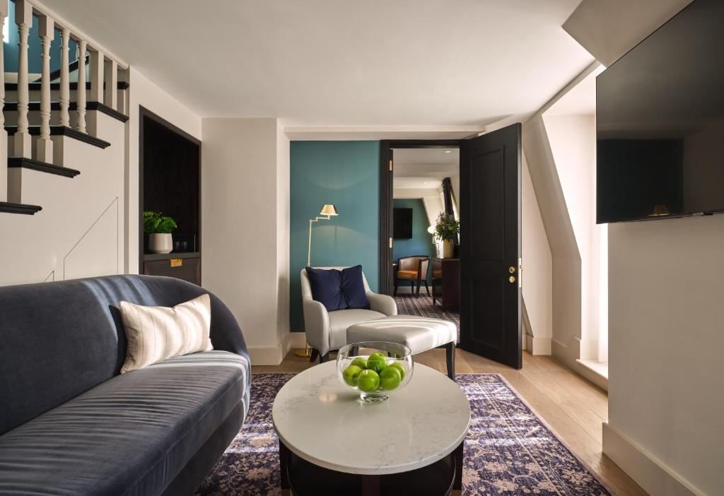 Suite with Terrace - Image 1