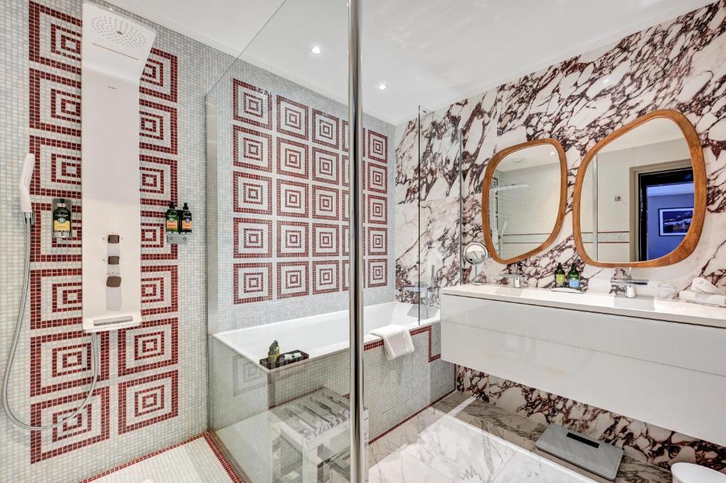 Deluxe Double Room - Image 2