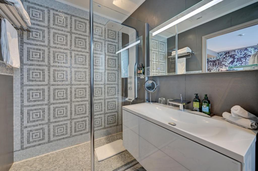 Superior Double Room - Image 1