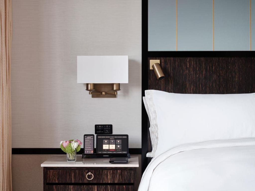 Grand Premier Terrace Room Twin - Image 4