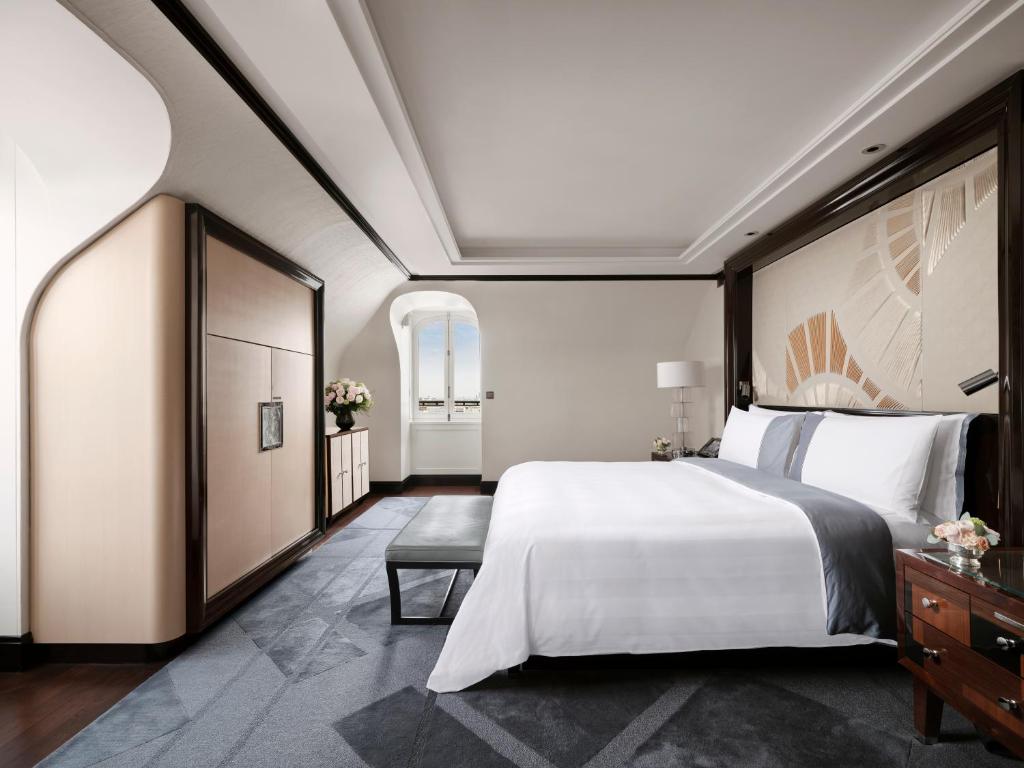 Rooftop Garden Suite - Image 1