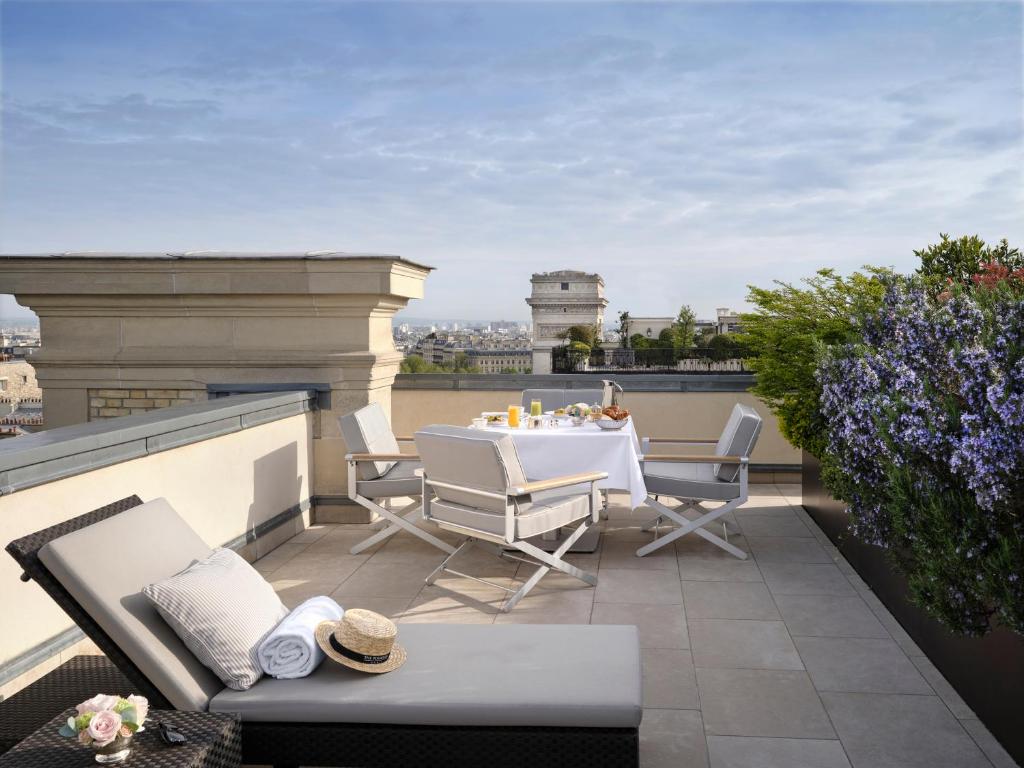 Rooftop Garden Suite - Image 5