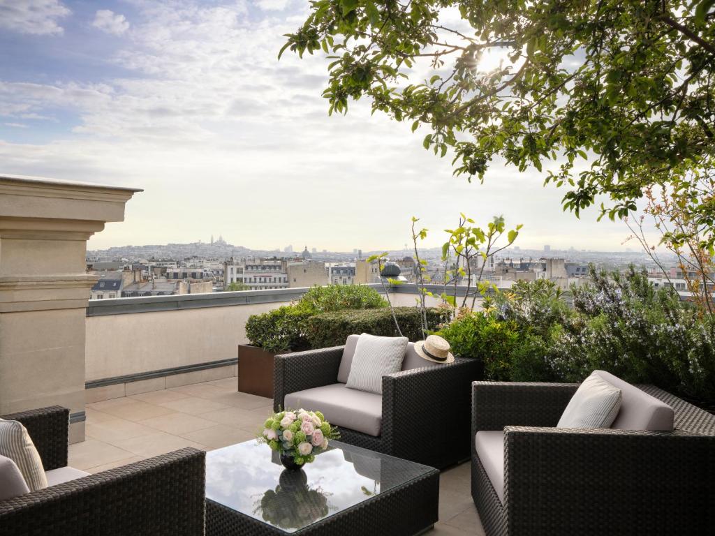 Rooftop Garden Suite - Image 7