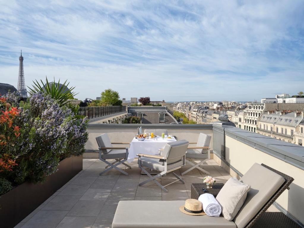 Rooftop Garden Suite - Image 8