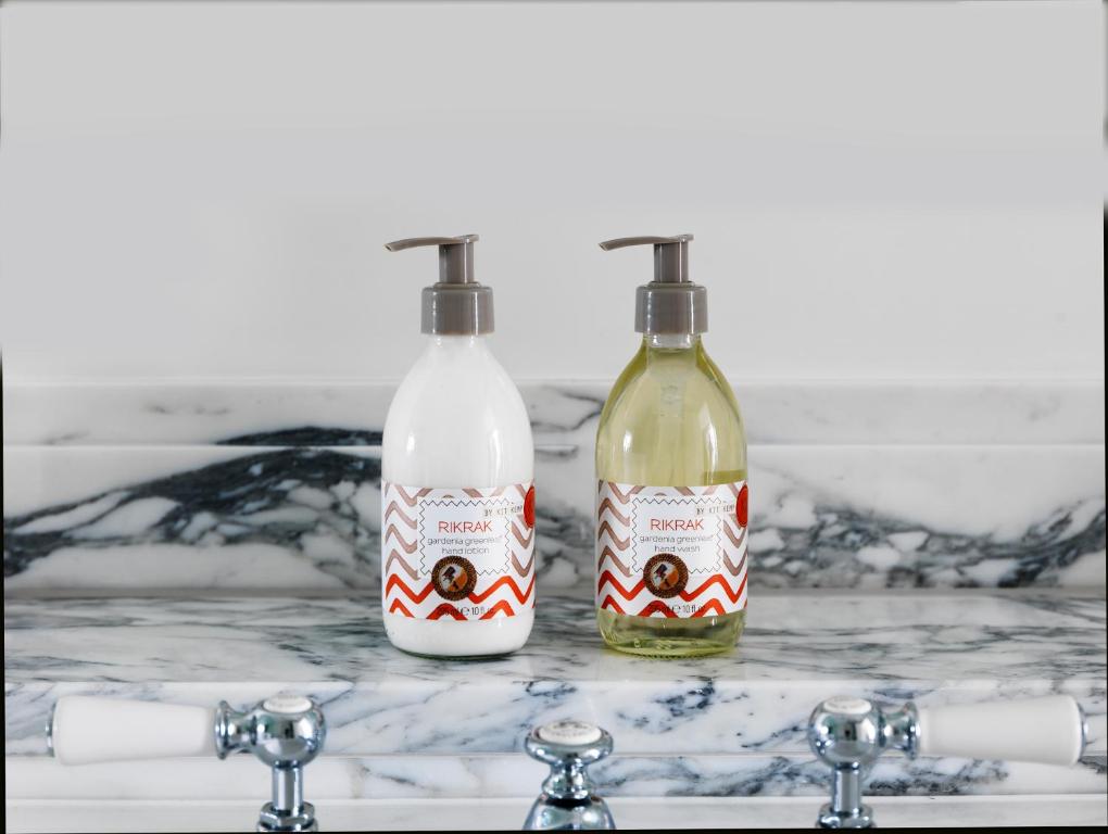 Deluxe Penthouse Suite - Image 7