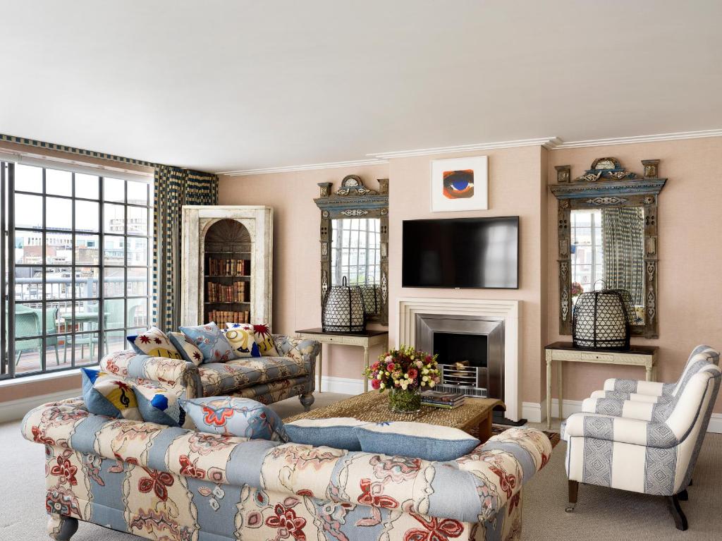 Two-Bedroom Suite - Image 4