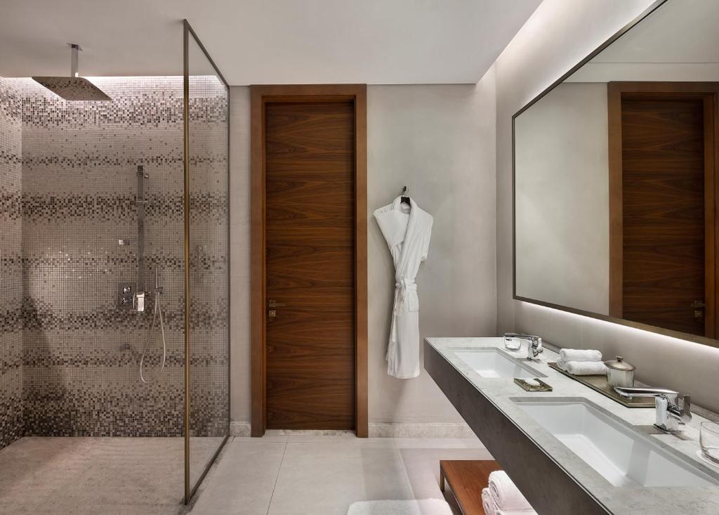 Superior Double Room with Two Double Beds, Partial Burj Khalifa or Downtown View - Image 2