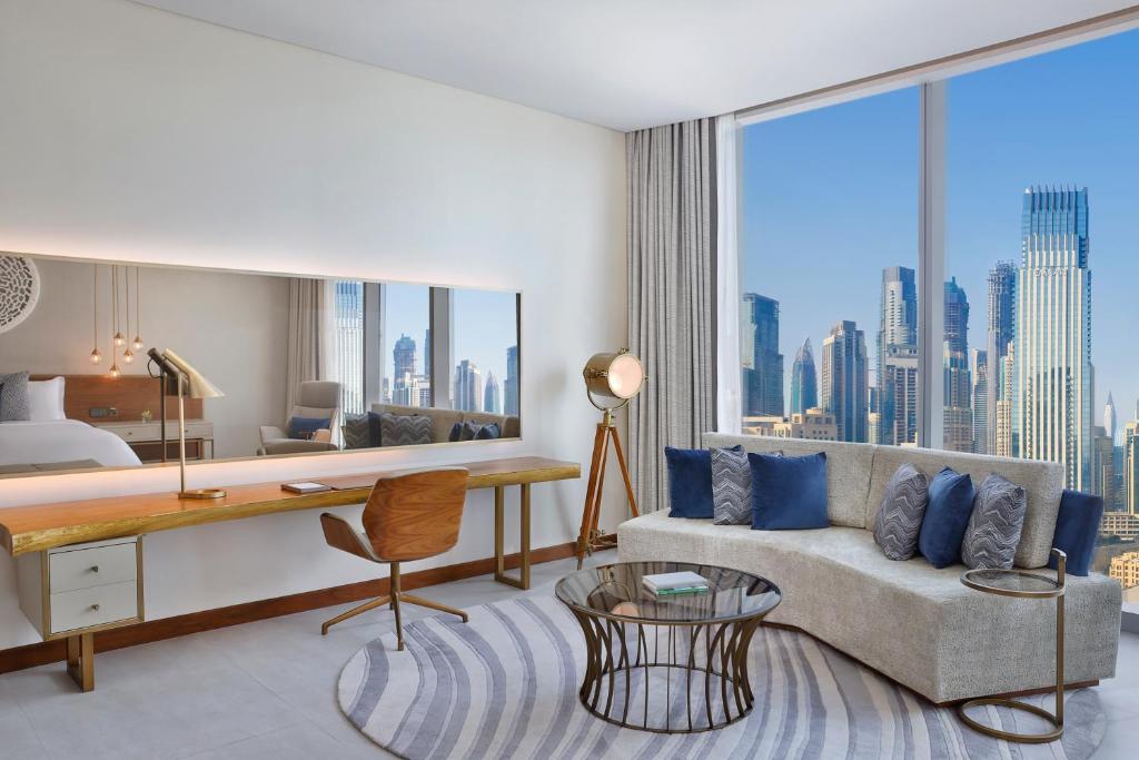 Superior King Room with Partial Burj Khalifa or Downtown View - Image 4
