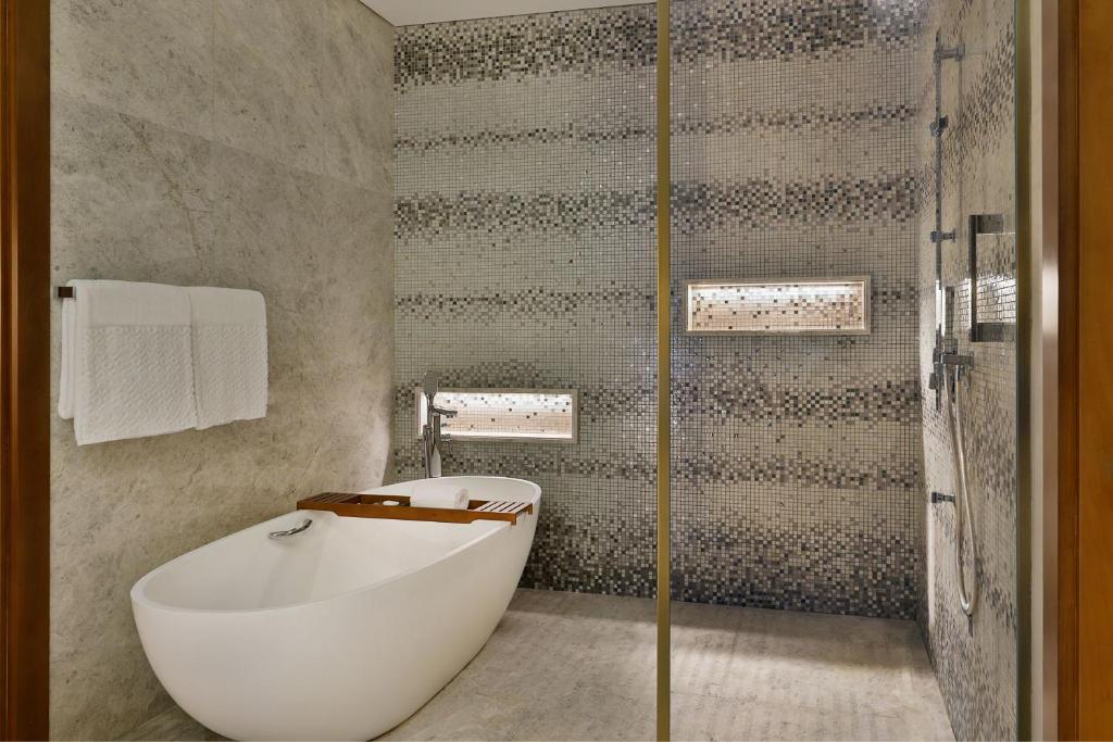 Superior King Suite with Downtown View - Image 1