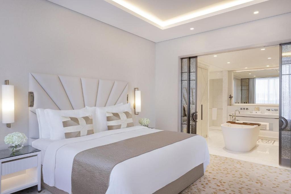 Metropolitan Suite with Sea View - Image 5
