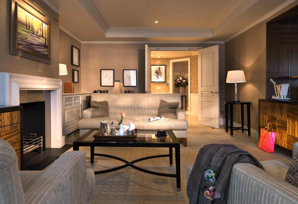 Executive One-Bedroom Suite - Image 1