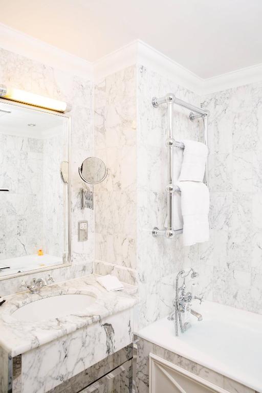 Junior Suite - Image 3