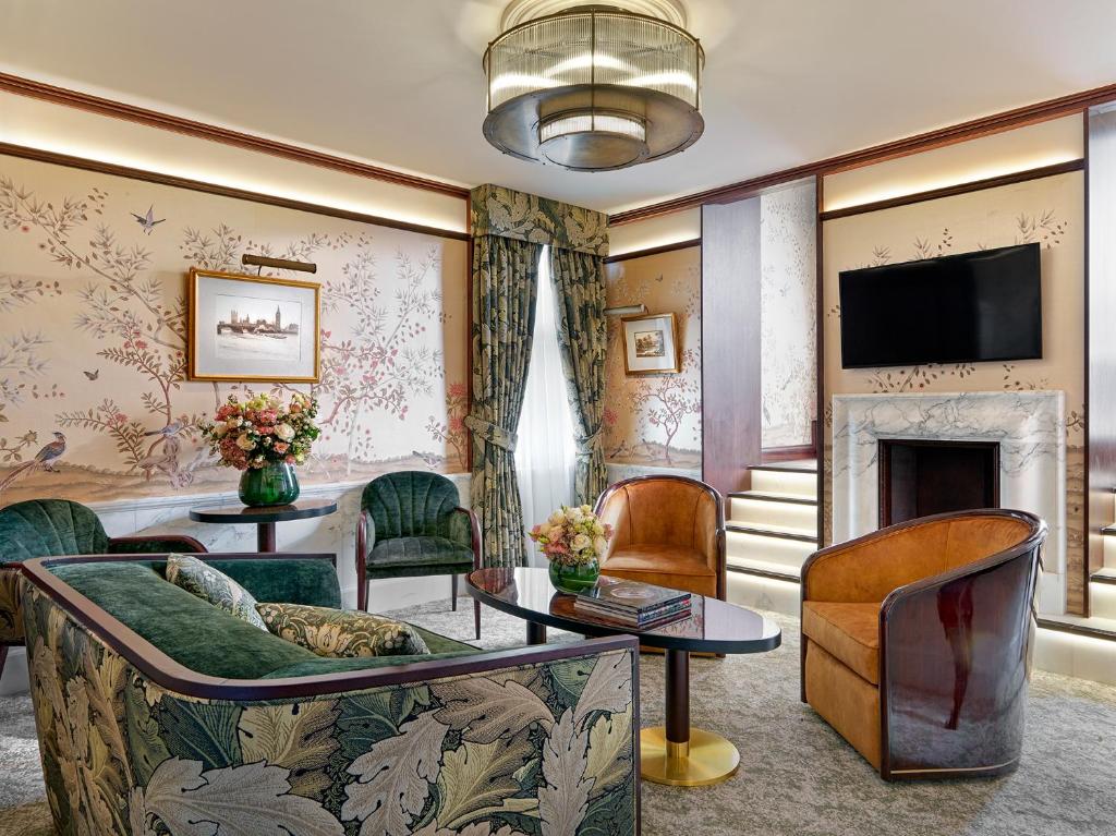 One Bedroom Suite - Image 2