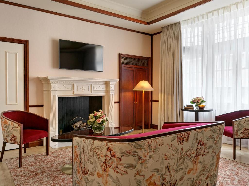One Bedroom Suite - Image 3