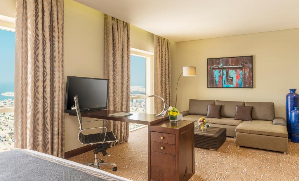 Deluxe Studio Twin Beds - Image 2