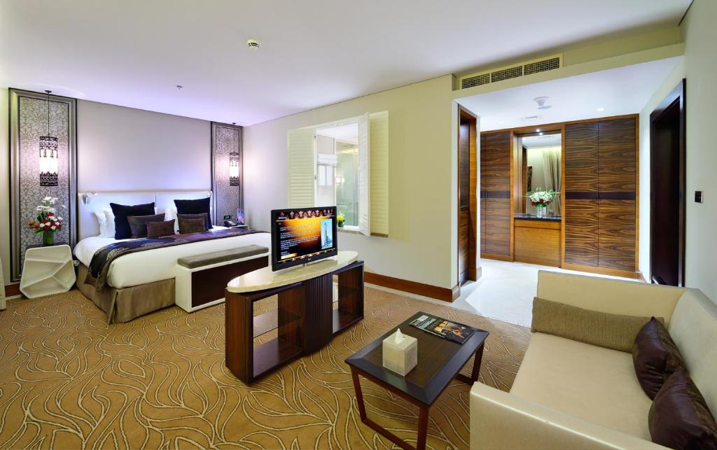Executive Suite - Image 3